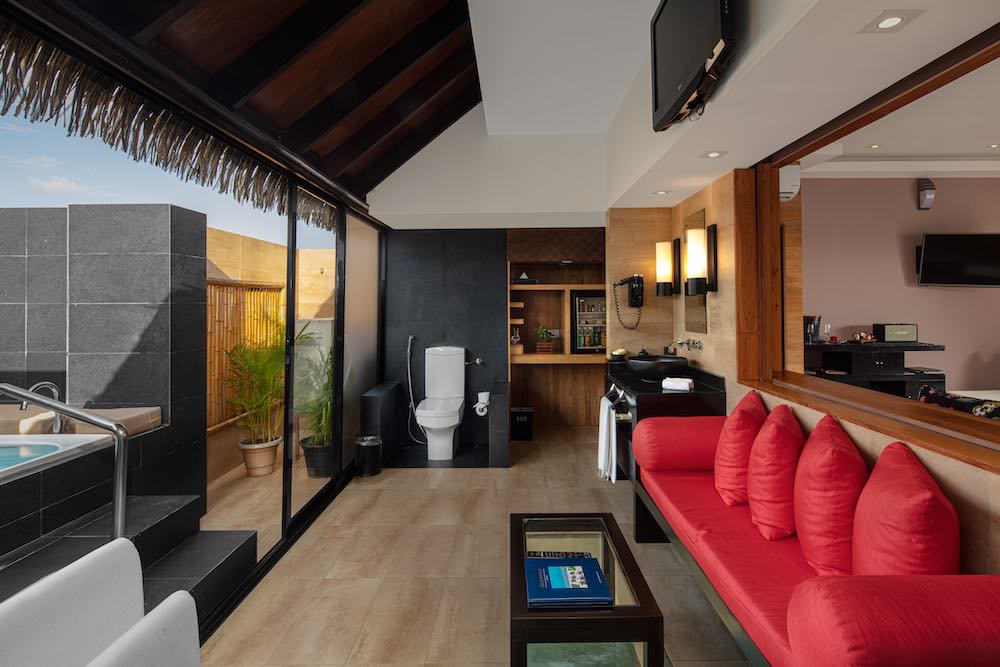 Honeymoon Suite with Private Pool photo 6